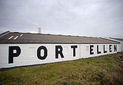 Lagerhäuser der alten Port Ellen Brennerei